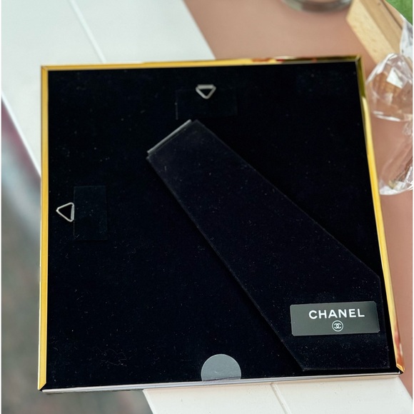 Authentic Chanel Brooch Art From a Chanel Boutique - Picture 4 of 4